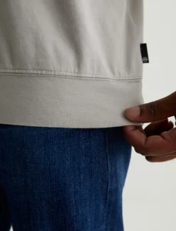 Wesley Pullover